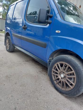 3 499 р. Пластиковые накладки порогов Фанат Тюнинг Fiat Doblo 223 рестайлинг (2005-2016) (неокрашенные (глянец под окраску))  с доставкой в г. Майкоп. Увеличить фотографию 3