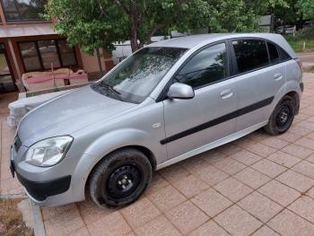 3 499 р. Пластиковые накладки порогов Фанат Тюнинг  KIA Rio  2 JB (2005-2011) дорестайлинг, хэтчбэк 5 дв., рестайлинг, хэтчбэк 5 дв. (неокрашенные (глянец под окраску))  с доставкой в г. Майкоп. Увеличить фотографию 3