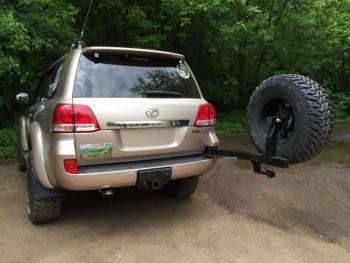 93 329 р. Калитка РИФ с фаркопом в штатный задний бампер Toyota Land Cruiser 200 2008-2015 под штатное колесо, с подсветкой номера РИФ rif200-80001  с доставкой в г. Майкоп. Увеличить фотографию 3