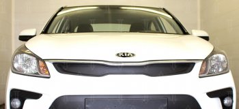 3 179 р. Защитная сетка в бампер (верх, заглушка без сот) Alfeco Стандарт KIA Rio 4 FB дорестайлинг седан (2016-2020) (Чёрная)  с доставкой в г. Майкоп. Увеличить фотографию 2