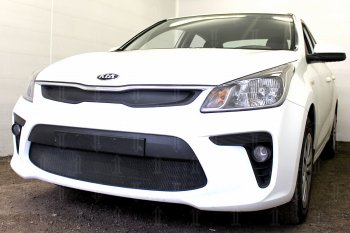3 149 р. Защитная сетка в бампер (низ, ячейка 3х7 мм) Alfeco Стандарт KIA Rio 4 FB дорестайлинг седан (2016-2020) (Чёрная)  с доставкой в г. Майкоп. Увеличить фотографию 2