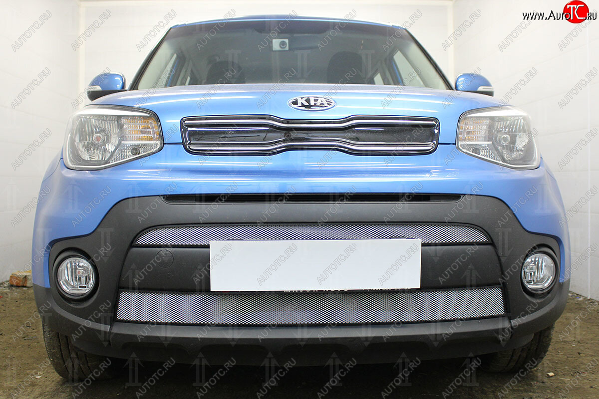 4 999 р. Защитная сетка в бампер (2 части, ячейка 3х7 мм) Alfeco Стандарт KIA Soul PS рестайлинг (2017-2019) (Хром)  с доставкой в г. Майкоп