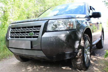 3 149 р. Защитная сетка в бампер (низ, ячейка 3х7 мм) Alfeco Стандарт Land Rover Freelander L359 дорестайлинг (2006-2010) (Хром)  с доставкой в г. Майкоп. Увеличить фотографию 3