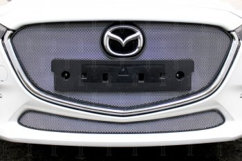 3 079 р. Защитная сетка в бампер (низ, ячейка 3х7 мм) Alfeco Стандарт Mazda 3/Axela BM рестайлинг седан (2016-2019) (Хром)  с доставкой в г. Майкоп. Увеличить фотографию 2