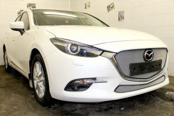 3 079 р. Защитная сетка в бампер (низ, ячейка 3х7 мм) Alfeco Стандарт Mazda 3/Axela BM рестайлинг седан (2016-2019) (Хром)  с доставкой в г. Майкоп. Увеличить фотографию 3