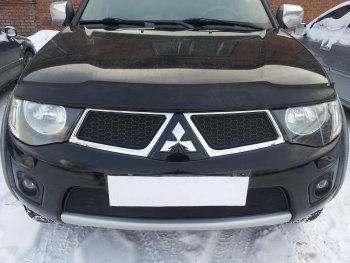 Защитная сетка в бампер (верх, 2 части, ячейка 3х7 мм) Alfeco Стандарт Mitsubishi L200 4  дорестайлинг (2006-2014) (Чёрная)