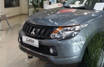 2 899 р. Защитная сетка в бампер (низ, ячейка 3х7 мм) Alfeco Стандарт Mitsubishi L200 5 KK,KL дорестайлинг (2015-2019) (Чёрная)  с доставкой в г. Майкоп. Увеличить фотографию 2