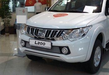3 149 р. Защитная сетка в бампер (низ, ячейка 3х7 мм) Alfeco Стандарт Mitsubishi L200 5 KK,KL дорестайлинг (2015-2019) (Хром)  с доставкой в г. Майкоп. Увеличить фотографию 2