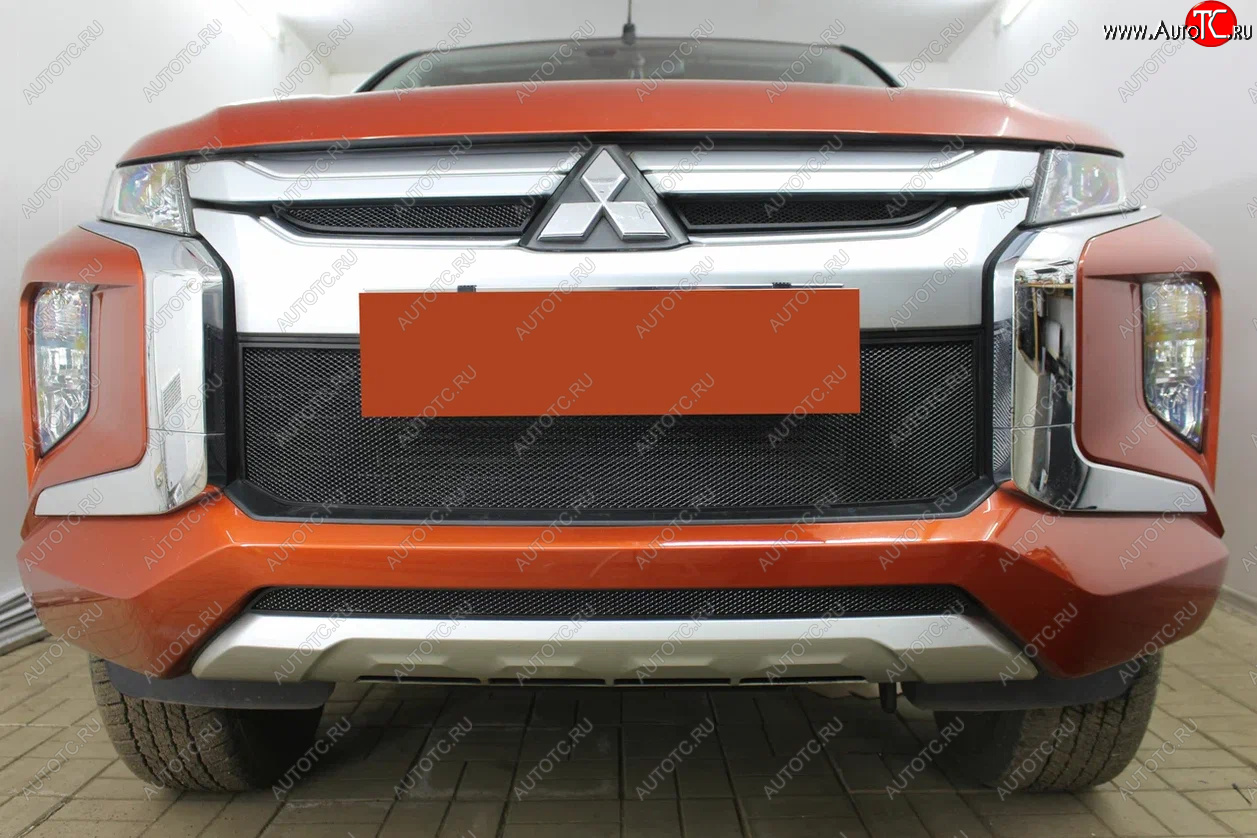 2 569 р. Защитная сетка в бампер (низ, ячейка 3х7 мм) Alfeco Стандарт Mitsubishi L200 5 KK,KL рестайлинг (2018-2022) (Чёрная)  с доставкой в г. Майкоп