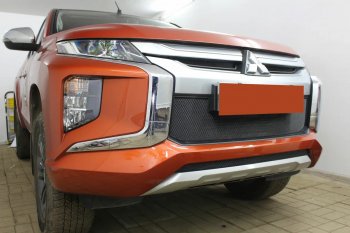 2 569 р. Защитная сетка в бампер (низ, ячейка 3х7 мм) Alfeco Стандарт Mitsubishi L200 5 KK,KL рестайлинг (2018-2022) (Чёрная)  с доставкой в г. Майкоп. Увеличить фотографию 4