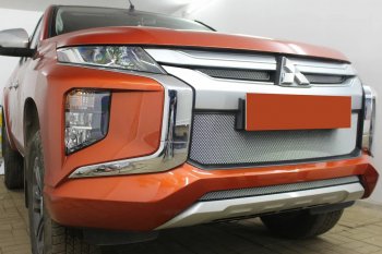 3 699 р. Защитная сетка в бампер (середина, ячейка 3х7 мм) Alfeco Стандарт Mitsubishi L200 5 KK,KL рестайлинг (2018-2022) (Хром)  с доставкой в г. Майкоп. Увеличить фотографию 4