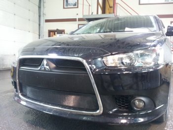 5 849 р. Защитная сетка в бампер (3 части, ячейка 3х7 мм) Alfeco Стандарт Mitsubishi Lancer 10 CY седан рестайлинг (2011-2017) (Чёрная)  с доставкой в г. Майкоп. Увеличить фотографию 2