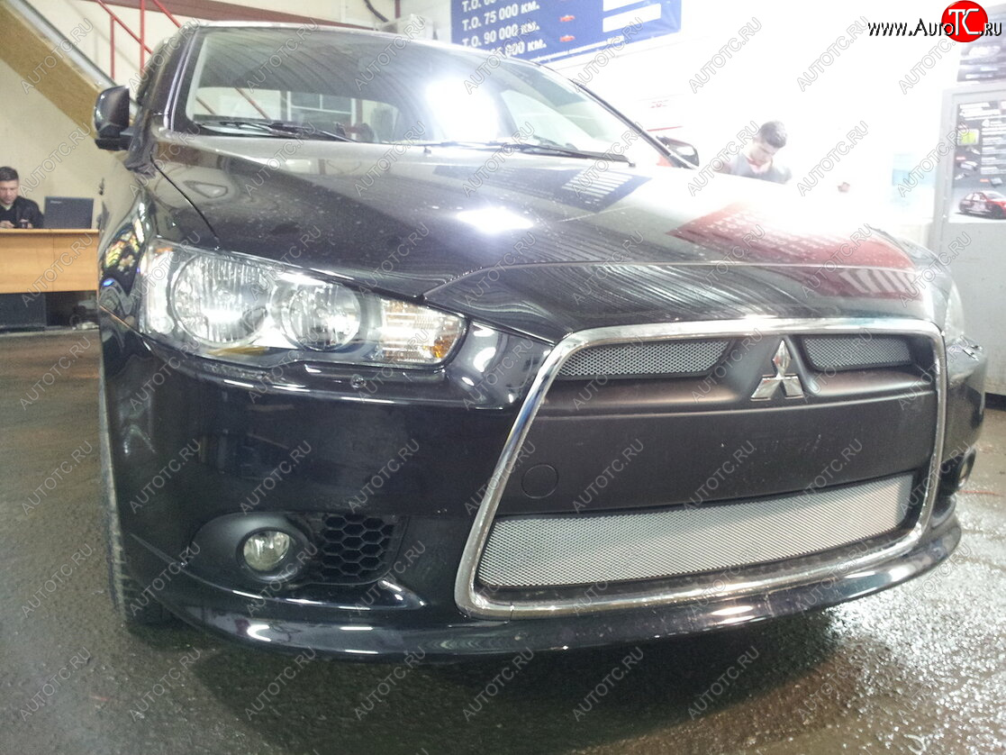 5 999 р. Защитная сетка в бампер (3 части, ячейка 3х7 мм) Alfeco Стандарт Mitsubishi Lancer 10 CY седан рестайлинг (2011-2017) (Хром)  с доставкой в г. Майкоп
