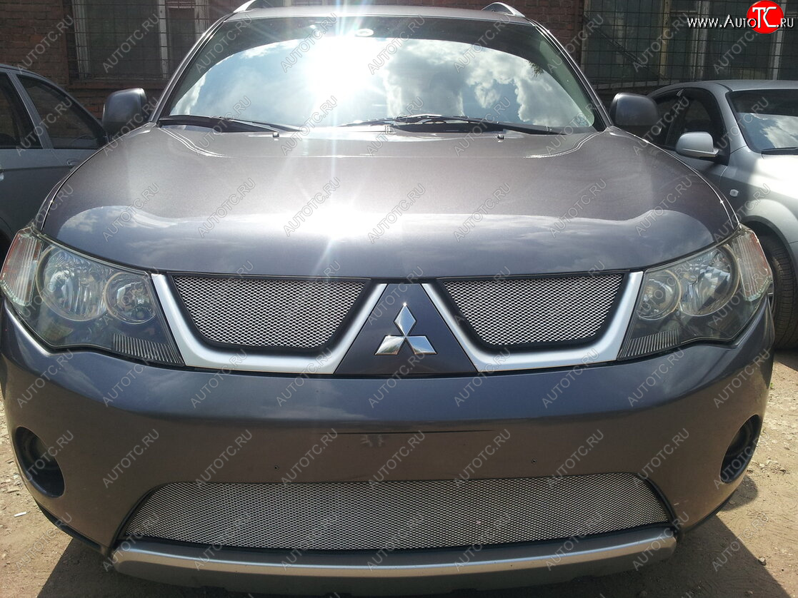 3 079 р. Защитная сетка в бампер (верх, ячейка 3х7 мм) Alfeco Стандарт Mitsubishi Outlander XL (CW)  дорестайлинг (2005-2009) (Хром)  с доставкой в г. Майкоп