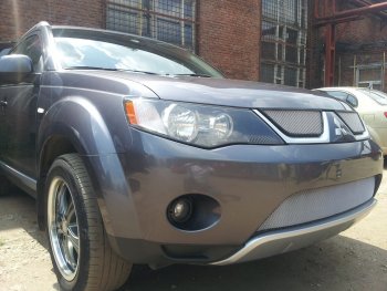 3 299 р. Защитная сетка в бампер (низ, ячейка 3х7 мм) Alfeco Стандарт Mitsubishi Outlander XL (CW)  дорестайлинг (2005-2009) (Хром)  с доставкой в г. Майкоп. Увеличить фотографию 2