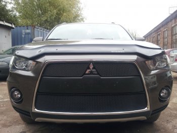 Защитная сетка в бампер (3 части, ячейка 3х7 мм) Стрелка11 Стандарт Mitsubishi Outlander XL (CW)  рестайлинг (2010-2013) (Чёрная)