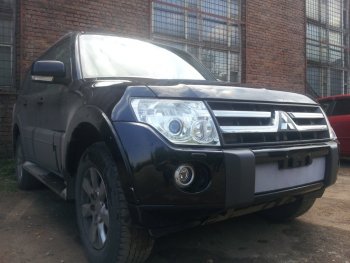3 299 р. Защитная сетка в бампер (низ, ячейка 3х7 мм) Стрелка11 Стандарт Mitsubishi Pajero 4 V90 дорестайлинг (2006-2011) (Хром)  с доставкой в г. Майкоп. Увеличить фотографию 3
