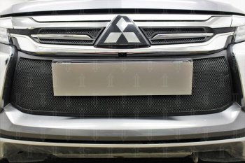 4 299 р. Защитная сетка в бампер (низ, ячейка 3х7 мм) Стрелка11 Стандарт Mitsubishi Pajero Sport QE дорестайлинг (2015-2021) (Чёрная)  с доставкой в г. Майкоп. Увеличить фотографию 3
