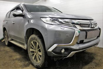 4 849 р. Защитная сетка в бампер (низ, с парктроником, ячейка 3х7 мм) Стрелка11 Стандарт Mitsubishi Pajero Sport QE дорестайлинг (2015-2021) (Хром)  с доставкой в г. Майкоп. Увеличить фотографию 3