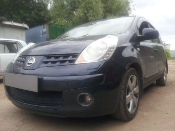 2 999 р. Защитная сетка в бампер (низ, ячейка 3х7 мм) Стрелка11 Стандарт Nissan Note 1 E11 дорестайлинг (2004-2008) (Чёрная)  с доставкой в г. Майкоп. Увеличить фотографию 3