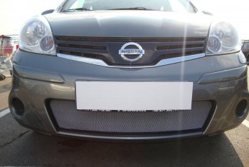Защитная сетка в бампер (низ, ячейка 3х7 мм) Стрелка11 Стандарт Nissan Note 1 E11 рестайлинг (2008-2013) (Хром)