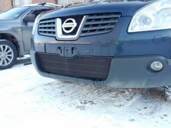 2 999 р. Защитная сетка в бампер (низ, ячейка 3х7 мм) Стрелка11 Стандарт Nissan Qashqai 1 дорестайлинг (2007-2010) (Чёрная)  с доставкой в г. Майкоп. Увеличить фотографию 2