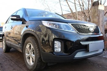 4 299 р. Защитная сетка в бампер (середина, ячейка 4х10 мм) Alfeco Премиум KIA Sorento XM рестайлинг (2012-2015) (Хром)  с доставкой в г. Майкоп. Увеличить фотографию 3