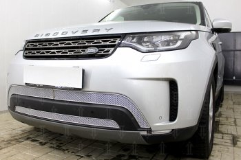 11 399 р. Защитная сетка в бампер (низ, 3 части, ячейка 4х10 мм) Alfeco Премиум Land Rover Discovery 5 L462 (2016-2025) (Хром)  с доставкой в г. Майкоп. Увеличить фотографию 4