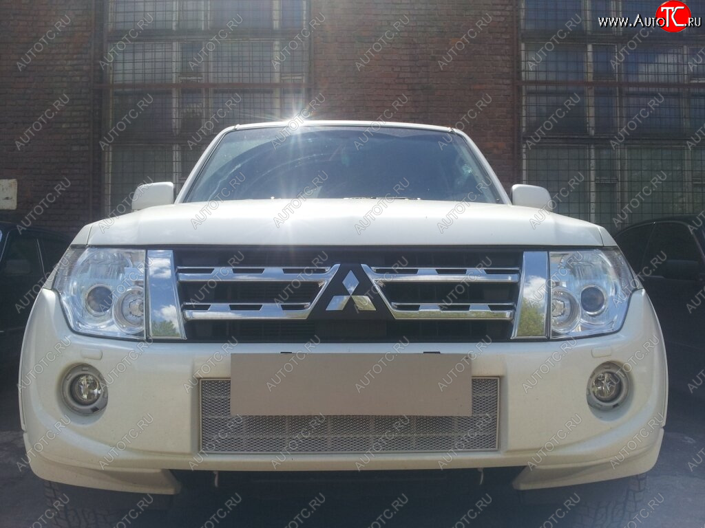 4 649 р. Защитная сетка в бампер (низ, ячейка 3х7 мм) Стрелка11 Премиум Mitsubishi Pajero 4 V80 3 дв. 1-ый рестайлинг (2011-2014) (Хром)  с доставкой в г. Майкоп