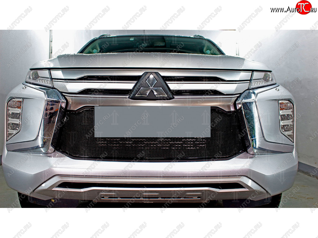 5 799 р. Защитная сетка в бампер (низ, ячейка 4х10 мм) Стрелка11 Премиум Mitsubishi Pajero Sport QF рестайлинг (2019-2022) (Чёрная)  с доставкой в г. Майкоп