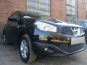 4 549 р. Защитная сетка в бампер (низ, ячейка 4х10 мм) Стрелка11 Премиум Nissan Qashqai 1 J10 рестайлинг (2010-2013) (Чёрная)  с доставкой в г. Майкоп. Увеличить фотографию 3