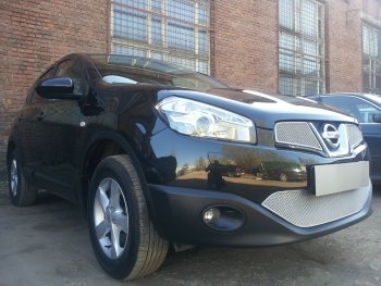 4 799 р. Защитная сетка в бампер (низ, ячейка 4х10 мм) Стрелка11 Премиум Nissan Qashqai 1 J10 рестайлинг (2010-2013) (Хром)  с доставкой в г. Майкоп. Увеличить фотографию 2