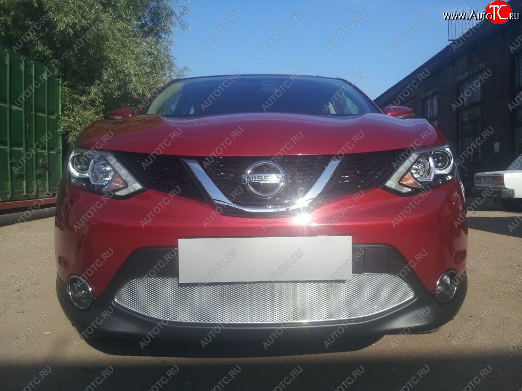 4 499 р. Защитная сетка в бампер (низ, ячейка 4х10 мм) Стрелка11 Премиум Nissan Qashqai 2 J11 дорестайлинг (2013-2019) (Хром)  с доставкой в г. Майкоп