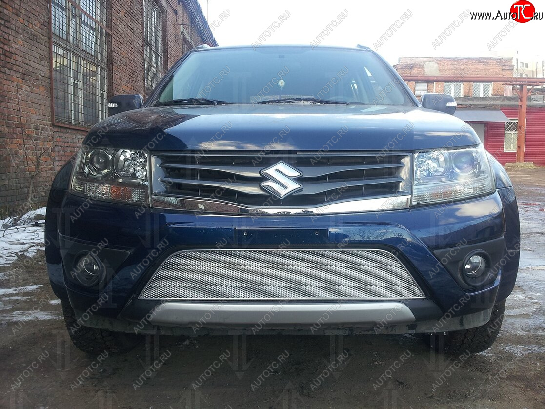 4 299 р. Защитная сетка в бампер (низ, ячейка 4х10 мм) Стрелка11 Премиум Suzuki Grand Vitara JT 3 двери 2-ой рестайлинг (2012-2016) (Хром)  с доставкой в г. Майкоп