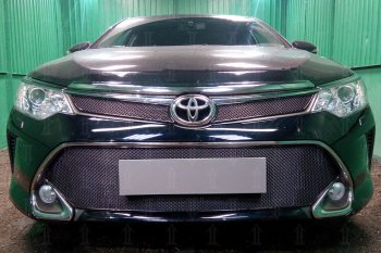 Защитная сетка в бампер (низ, ячейка 4х10 мм) Стрелка11 Премиум Toyota Camry XV55 1-ый рестайлинг (2014-2017) (Чёрная)