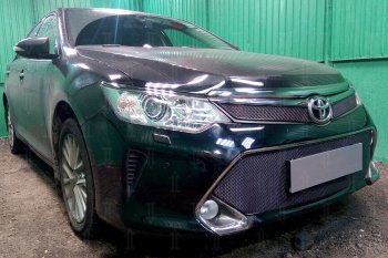 5 199 р. Защитная сетка в бампер (низ, ячейка 4х10 мм) Стрелка11 Премиум Toyota Camry XV55 1-ый рестайлинг (2014-2017) (Чёрная)  с доставкой в г. Майкоп. Увеличить фотографию 3