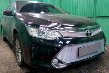 5 299 р. Защитная сетка в бампер (низ, ячейка 4х10 мм) Стрелка11 Премиум Toyota Camry XV55 1-ый рестайлинг (2014-2017) (Хром)  с доставкой в г. Майкоп. Увеличить фотографию 2