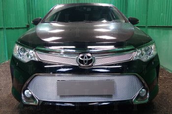 Защитная сетка в бампер (низ, ячейка 4х10 мм) Стрелка11 Премиум Toyota Camry XV55 1-ый рестайлинг (2014-2017) (Хром)