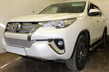 5 299 р. Защитная сетка в бампер (низ, ячейка 4х10 мм) Стрелка11 Премиум Toyota Fortuner AN160 дорестайлинг (2015-2020) (Хром)  с доставкой в г. Майкоп. Увеличить фотографию 4