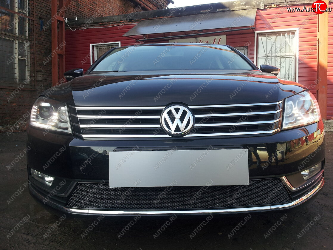 4 299 р. Защитная сетка в бампер (низ, ячейка 4х10 мм) Стрелка11 Премиум Volkswagen Passat B7 седан (2010-2015) (Чёрная)  с доставкой в г. Майкоп