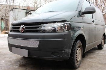 4 299 р. Защитная сетка в бампер (низ, ячейка 4х10 мм) Стрелка11 Премиум Volkswagen Caravelle T5 рестайлинг (2009-2015) (Хром)  с доставкой в г. Майкоп. Увеличить фотографию 3