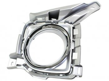 Левая вставка переднего бампера (с отверстием под ПТФ, пр-во Китай) BODYPARTS Toyota Land Cruiser 200 1-ый рестайлинг (2012-2015) (хром)