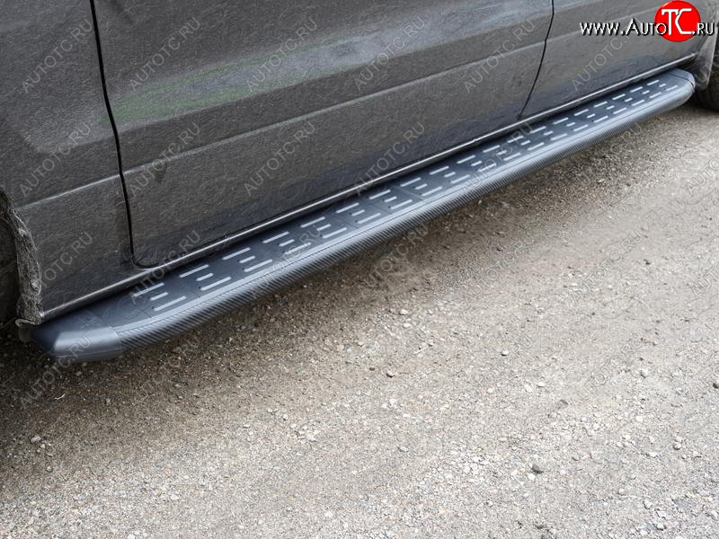 30 999 р. Пороги алюминиевые с пластиковой накладкой ТСС Тюнинг  Hyundai Starex/Grand Starex/H1  TQ (2017-2022) 2-ой рестайлинг (карбон черные)  с доставкой в г. Майкоп