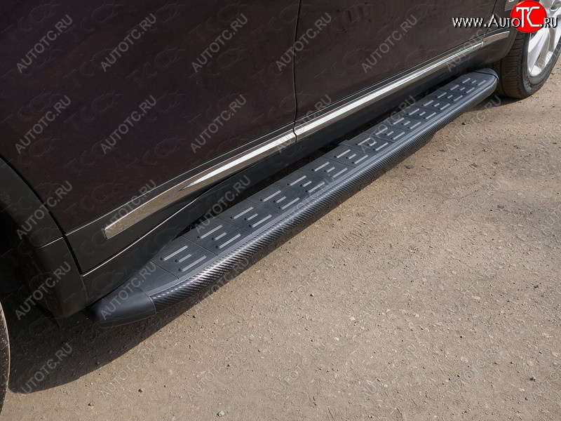 21 999 р. Пороги алюминиевые с пластиковой накладкой ТСС Тюнинг  INFINITI QX70  S51 (2013-2020) (карбон черные)  с доставкой в г. Майкоп