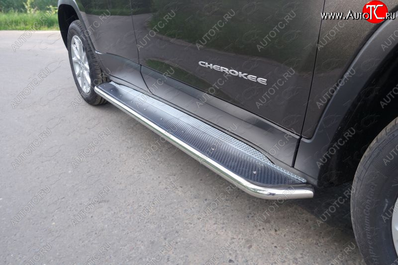 38 999 р. Пороги с площадкой 42,4 мм Sport, Longitude, Limited ТСС Тюнинг Jeep Cherokee KL дорестайлинг (2014-2017) (нержавейка)  с доставкой в г. Майкоп