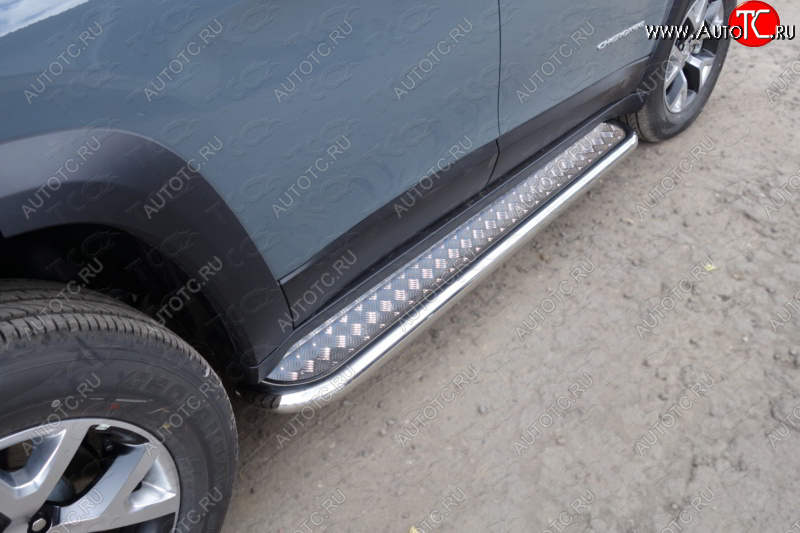 34 799 р. Пороги с площадкой (Trailhawk, нержавейка 60,3 мм) ТСС Тюнинг Jeep Cherokee KL дорестайлинг (2014-2017) (Лист алюминий)  с доставкой в г. Майкоп
