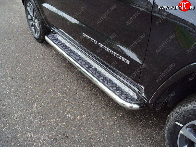 38 999 р. Пороги с площадкой 60,3 мм ТСС Тюнинг  Jeep Grand Cherokee  WK2 (2017-2022) 2-ой рестайлинг (серые)  с доставкой в г. Майкоп