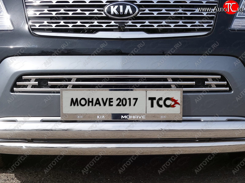 7 349 р. Декоративная вставка переднего бампера (с парктроником) ТСС Тюнинг  KIA Mohave  HM (2017-2020) рестайлинг (d 16 мм)  с доставкой в г. Майкоп