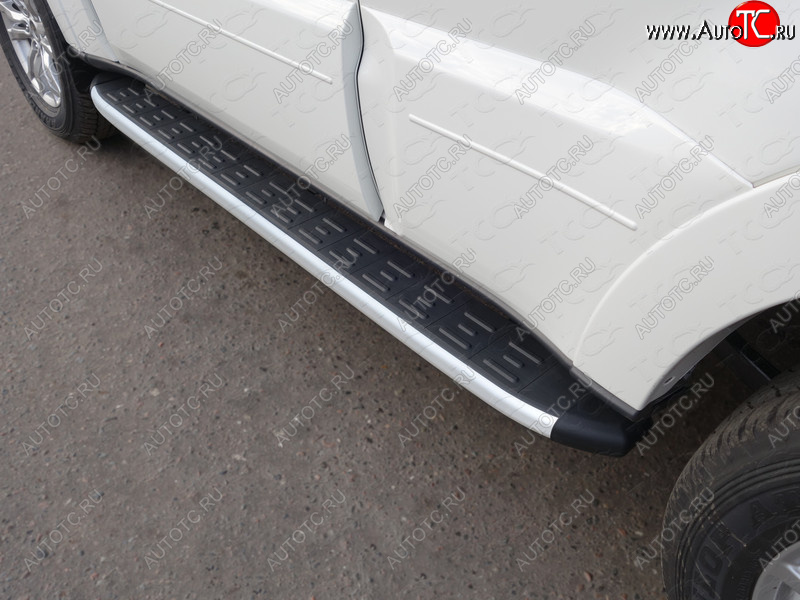 20 599 р. Пороги алюминиевые с пластиковой накладкой ТСС Тюнинг Mitsubishi Pajero 4 V90 2-ой рестайлинг (2014-2020) (серые)  с доставкой в г. Майкоп
