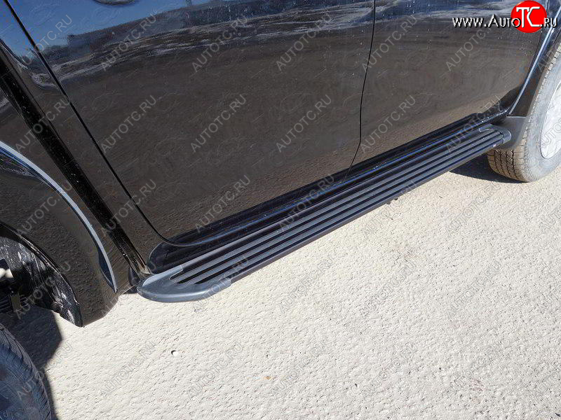21 999 р. Пороги алюминиевые Slim Line ТСС Тюнинг  Mitsubishi L200  5 KK,KL (2015-2019) дорестайлинг (Black)  с доставкой в г. Майкоп